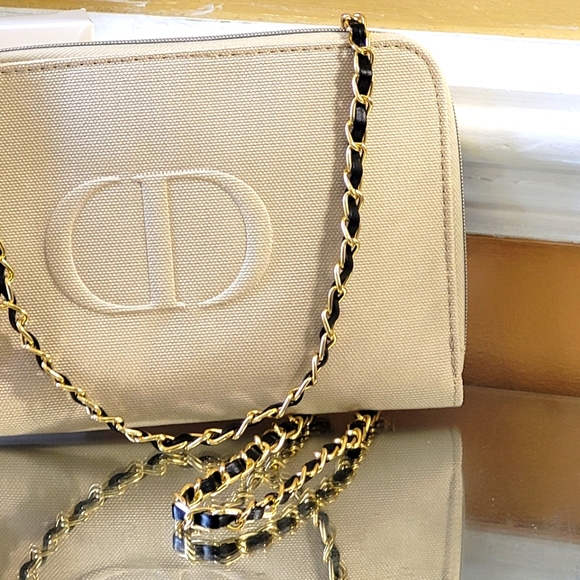 Dior - Picture 15 of 16